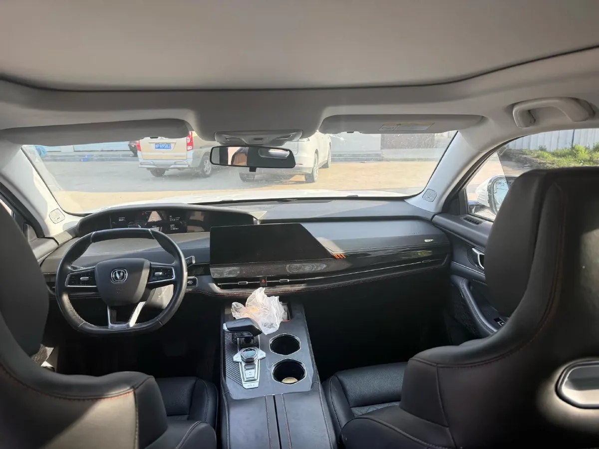 2021 ChangAn UNI-K 2.0T 233HP L4 8AT,autocango,china used car exporter,china ev exporter,chinese used car exporter,chinese used ev exporter