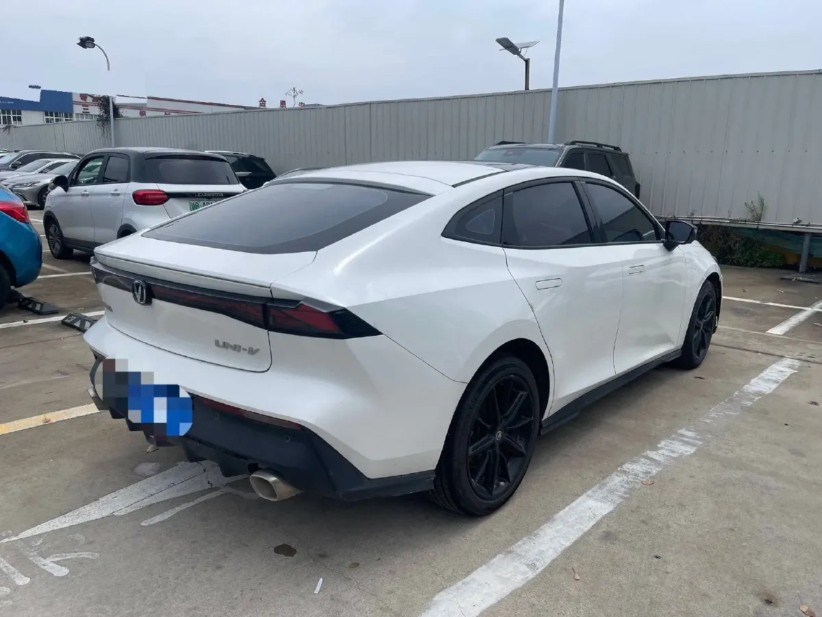 2023 ChangAn UNI-V 1.5T 188HP L4 7DCT,autocango,china used car exporter,china ev exporter,chinese used car exporter,chinese used ev exporter