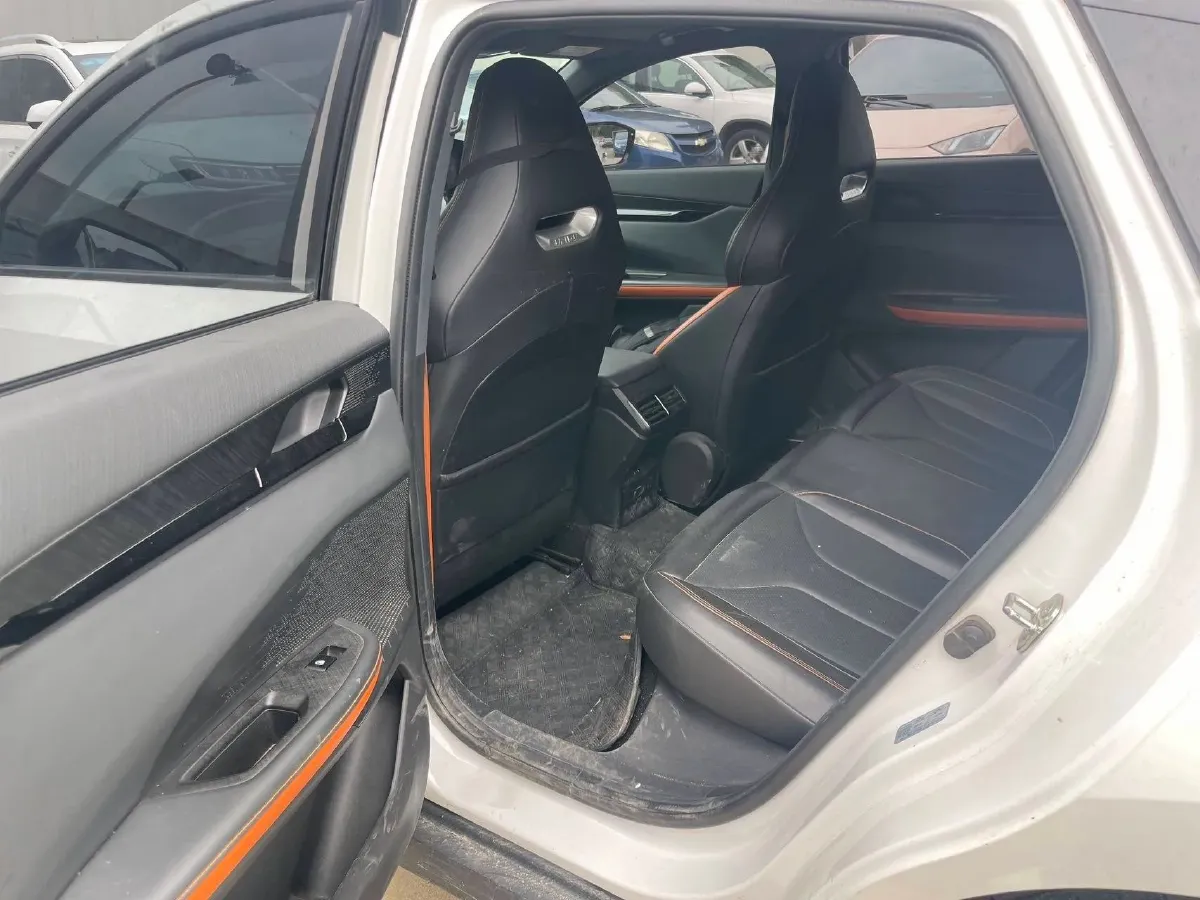 2023 ChangAn UNI-V 1.5T 188HP L4 7DCT,autocango,china used car exporter,china ev exporter,chinese used car exporter,chinese used ev exporter