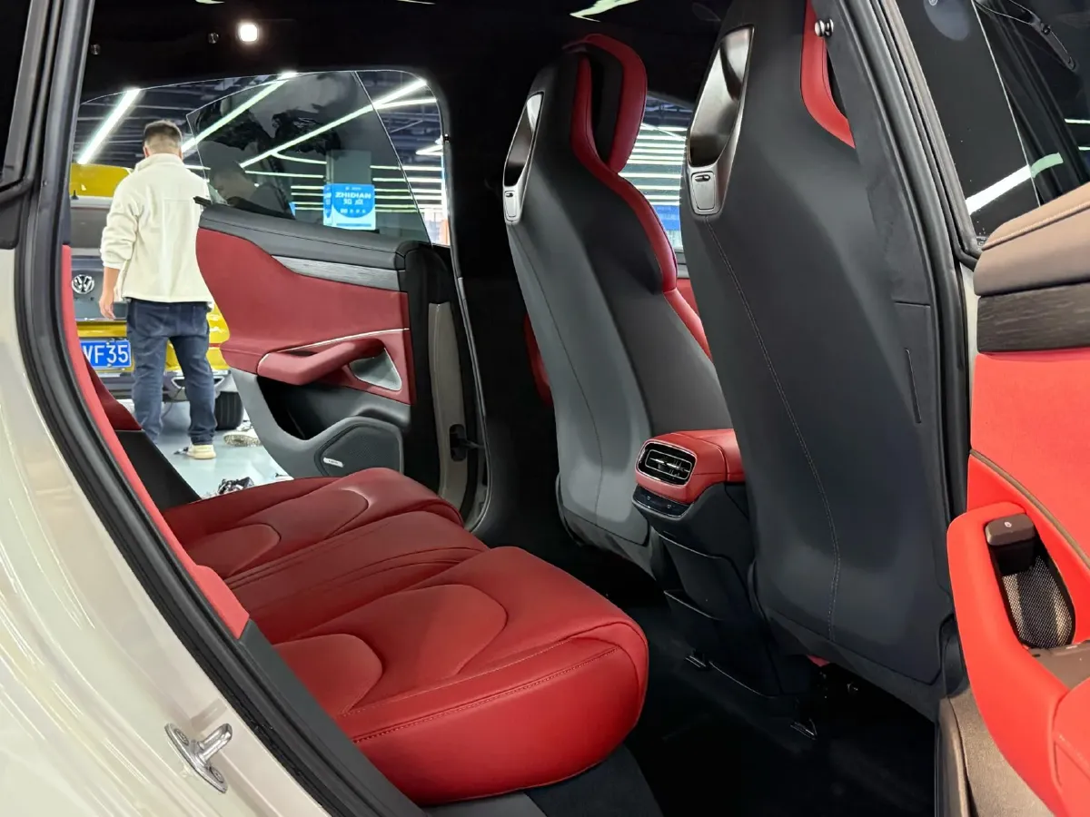 2024 MI SU7 BEV 101KWH,autocango,china used car exporter,china ev exporter,chinese used car exporter,chinese used ev exporter