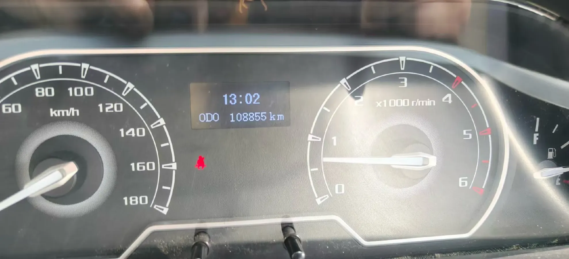 2023 MAXUS XinTu V80 2.0T 127HP L4 6MT,autocango,china used car exporter,china ev exporter,chinese used car exporter,chinese used ev exporter