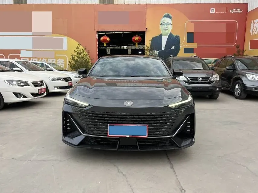 2022 ChangAn UNI-V 1.5T 188HP L4 7DCT,autocango,china used car exporter,china ev exporter,chinese used car exporter,chinese used ev exporter