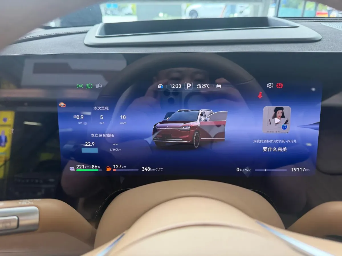 2025 AITO AITO M9 REEV 160HP REEV 52KWH,autocango,china used car exporter,china ev exporter,chinese used car exporter,chinese used ev exporter