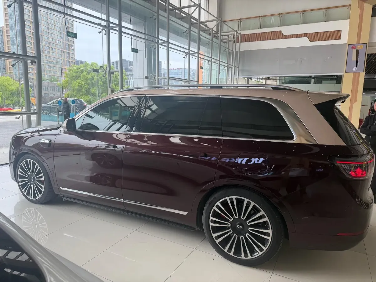 2025 AITO AITO M9 REEV 160HP REEV 52KWH,autocango,china used car exporter,china ev exporter,chinese used car exporter,chinese used ev exporter