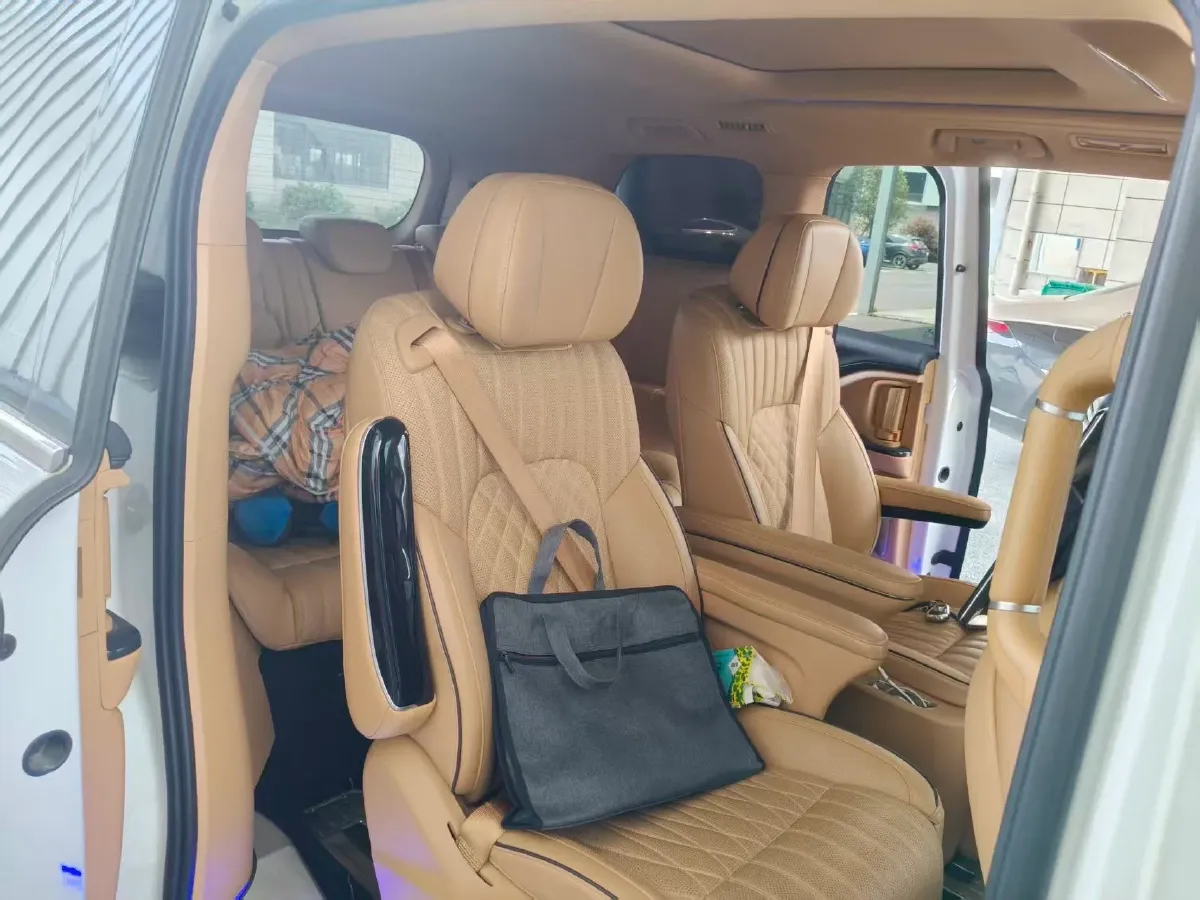 2022 Voyah Dream 1.5T 136HP L4 PHEV 25.57KWH,autocango,china used car exporter,china ev exporter,chinese used car exporter,chinese used ev exporter