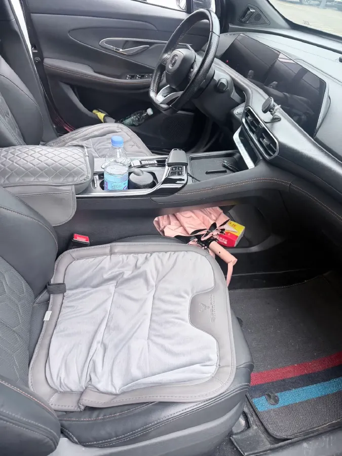 2022 ChangAn UNI-T 1.5T 188HP L4 7DCT,autocango,china used car exporter,china ev exporter,chinese used car exporter,chinese used ev exporter