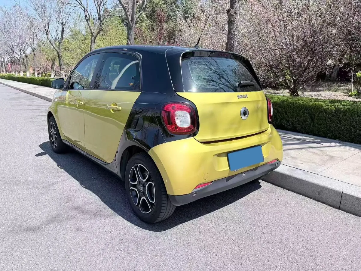 2016 Smart smart forfour 0.9T 90HP L3 6DCT,autocango,china used car exporter,china ev exporter,chinese used car exporter,chinese used ev exporter