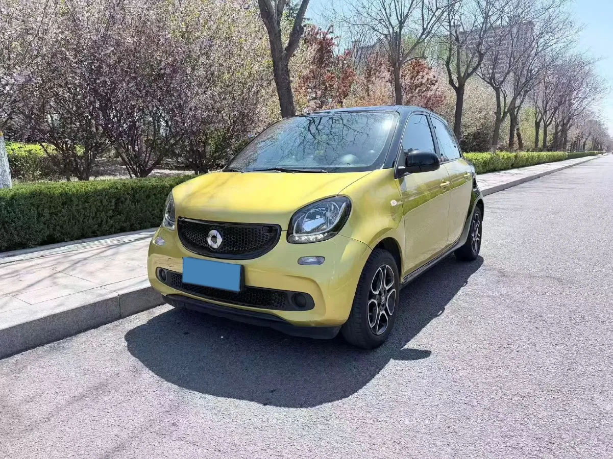2016 Smart smart forfour 0.9T 90HP L3 6DCT,autocango,china used car exporter,china ev exporter,chinese used car exporter,chinese used ev exporter