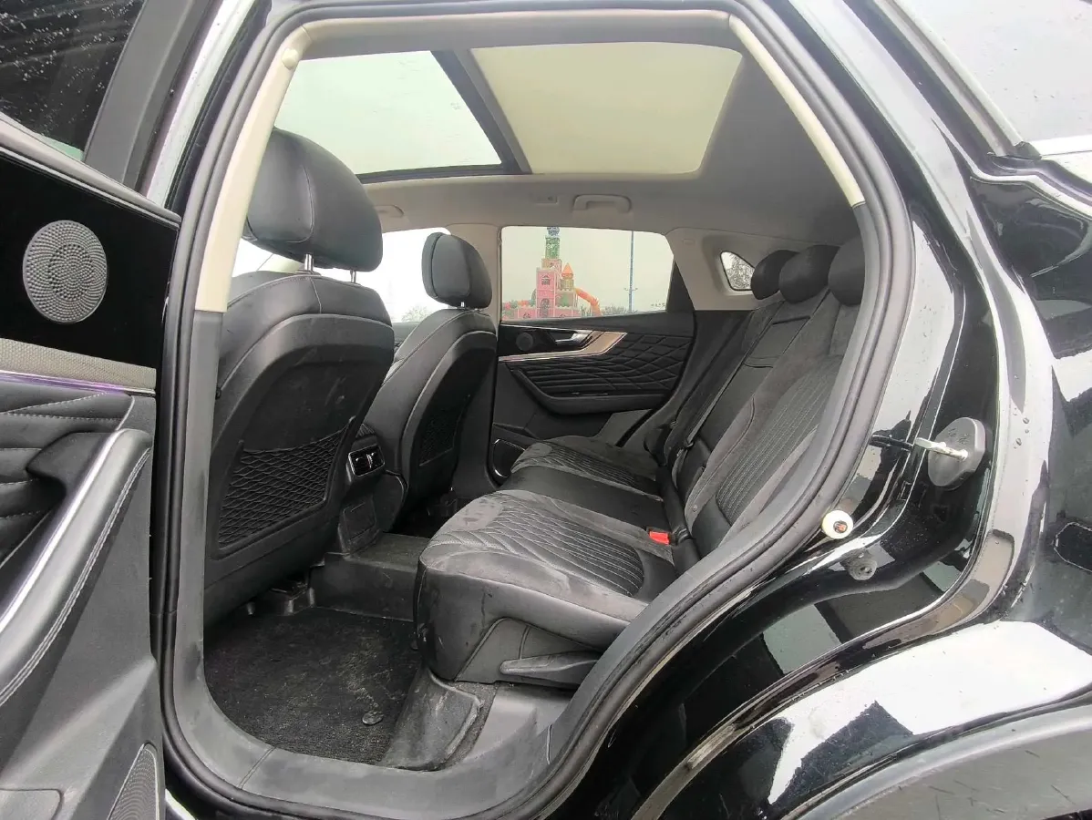 2022 HongQi HS5 2.0T 224HP L4 6AT,autocango,china used car exporter,china ev exporter,chinese used car exporter,chinese used ev exporter