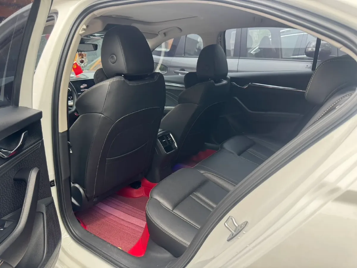 2022 Skoda Octavia 1.4T 150HP L4 7DCT,autocango,china used car exporter,china ev exporter,chinese used car exporter,chinese used ev exporter