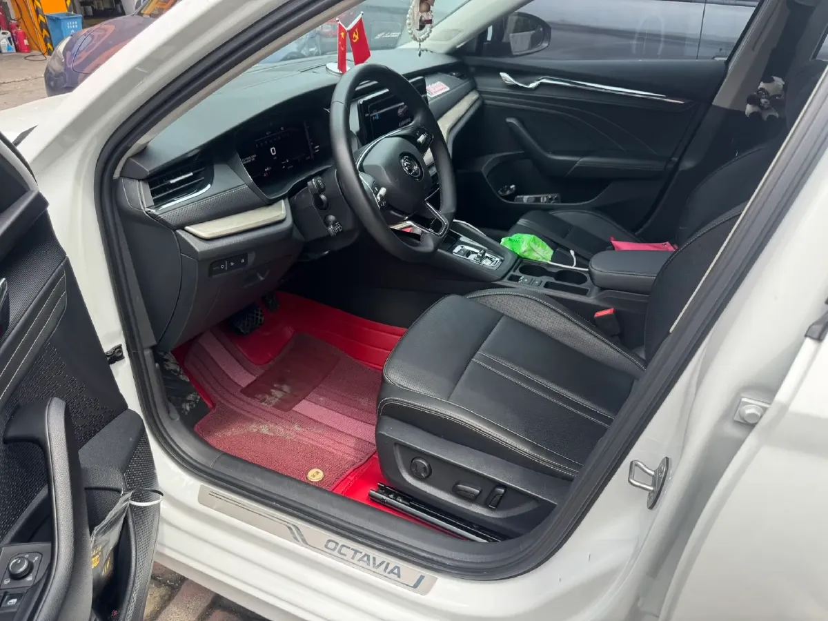 2022 Skoda Octavia 1.4T 150HP L4 7DCT,autocango,china used car exporter,china ev exporter,chinese used car exporter,chinese used ev exporter