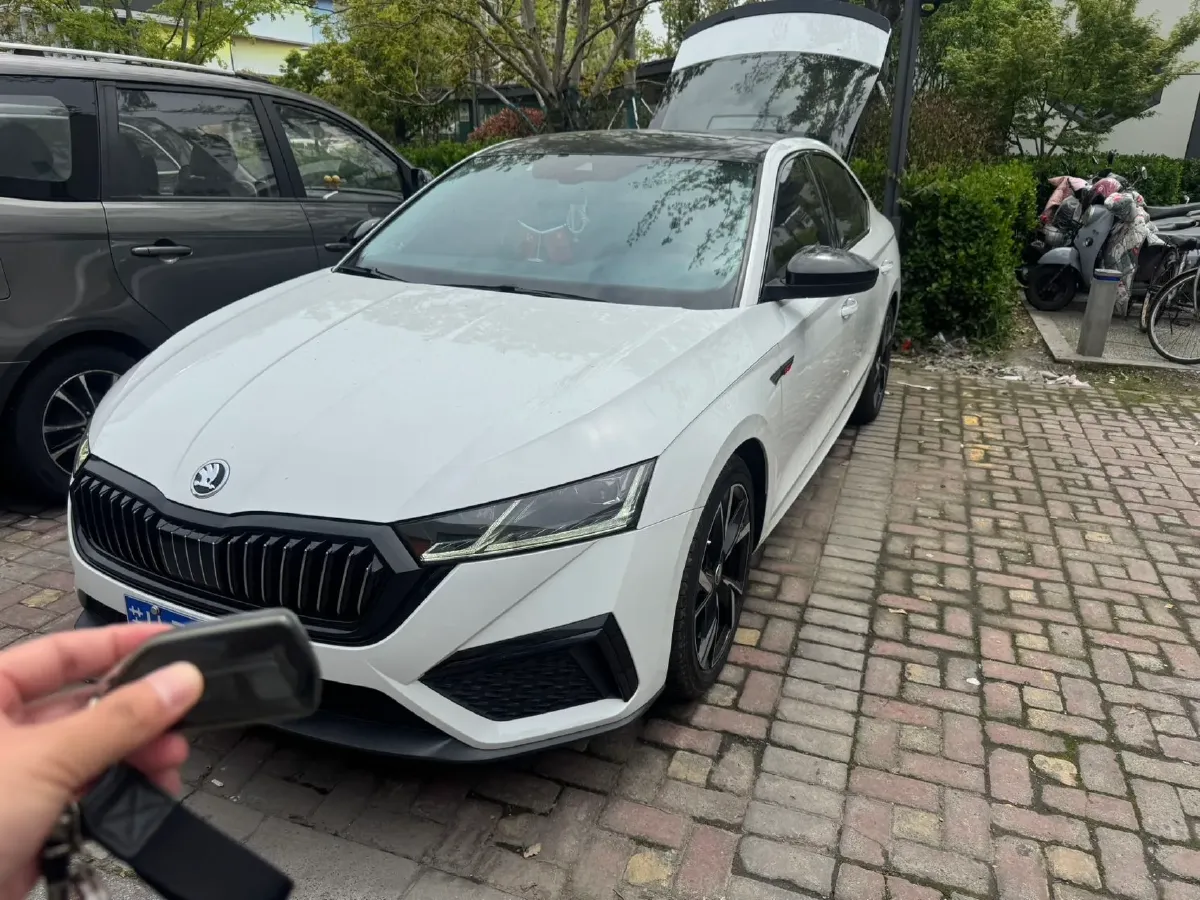 2022 Skoda Octavia 1.4T 150HP L4 7DCT,autocango,china used car exporter,china ev exporter,chinese used car exporter,chinese used ev exporter