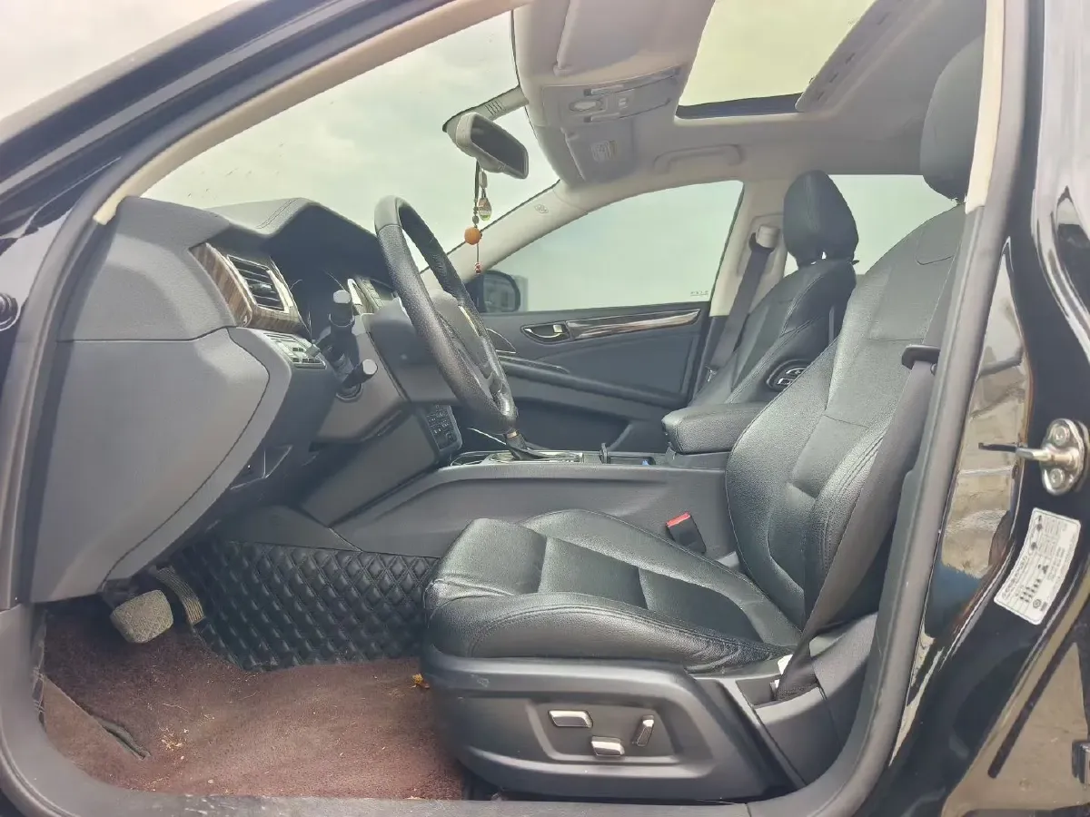 2021 HongQi H7 1.8T 188HP L4 6AT,autocango,china used car exporter,china ev exporter,chinese used car exporter,chinese used ev exporter