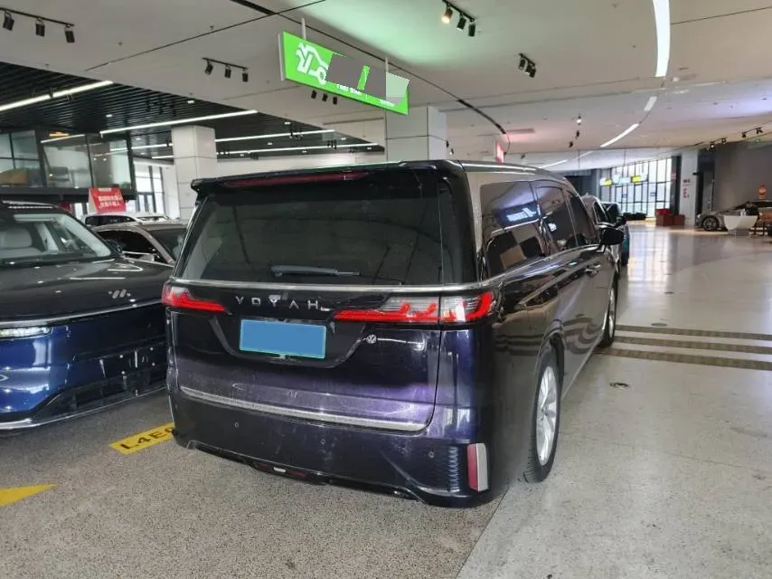 2022 Voyah Dream 1.5T 136HP L4 PHEV 25.57KWH,autocango,china used car exporter,china ev exporter,chinese used car exporter,chinese used ev exporter