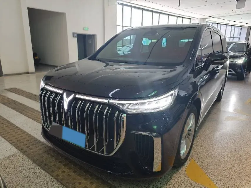 2022 Voyah Dream 1.5T 136HP L4 PHEV 25.57KWH,autocango,china used car exporter,china ev exporter,chinese used car exporter,chinese used ev exporter