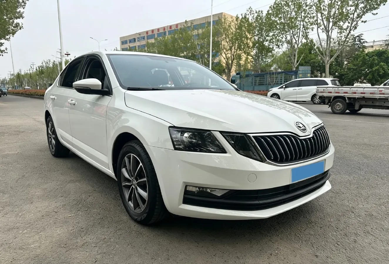 2021 Skoda Octavia 1.5L 113HP L4 6AT,autocango,china used car exporter,china ev exporter,chinese used car exporter,chinese used ev exporter