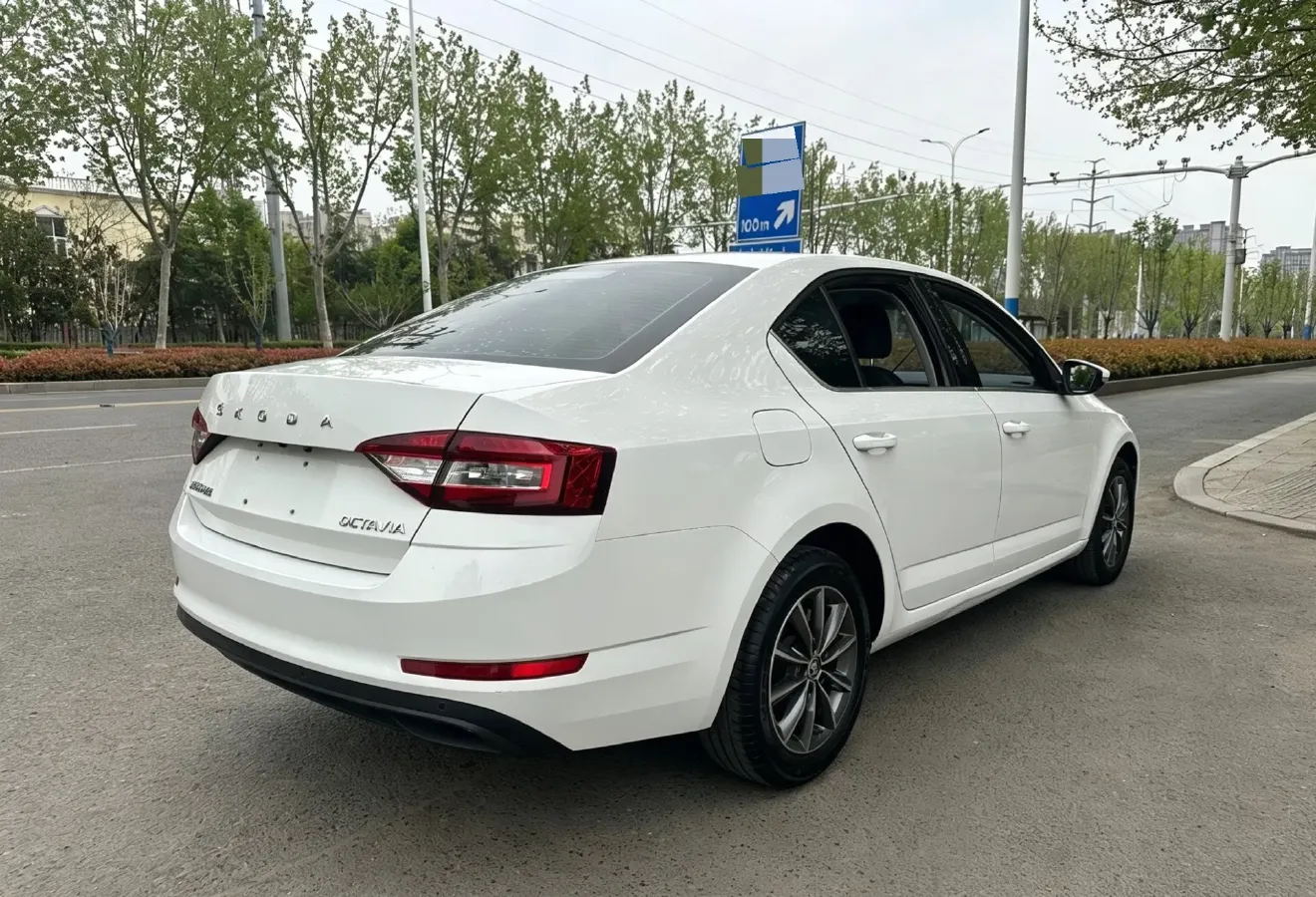 2021 Skoda Octavia 1.5L 113HP L4 6AT,autocango,china used car exporter,china ev exporter,chinese used car exporter,chinese used ev exporter