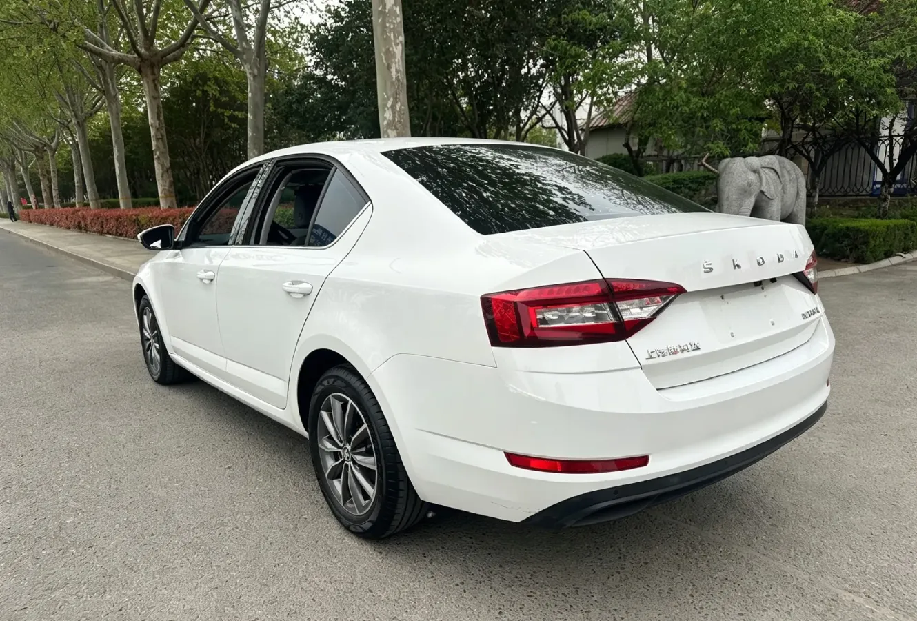 2021 Skoda Octavia 1.5L 113HP L4 6AT,autocango,china used car exporter,china ev exporter,chinese used car exporter,chinese used ev exporter