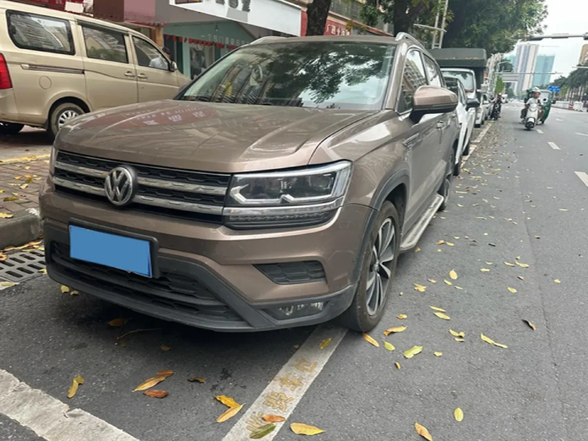 2019 MINI MINI 1.5T 102HP L3 7DCT,autocango,china used car exporter,china ev exporter,chinese used car exporter,chinese used ev exporter