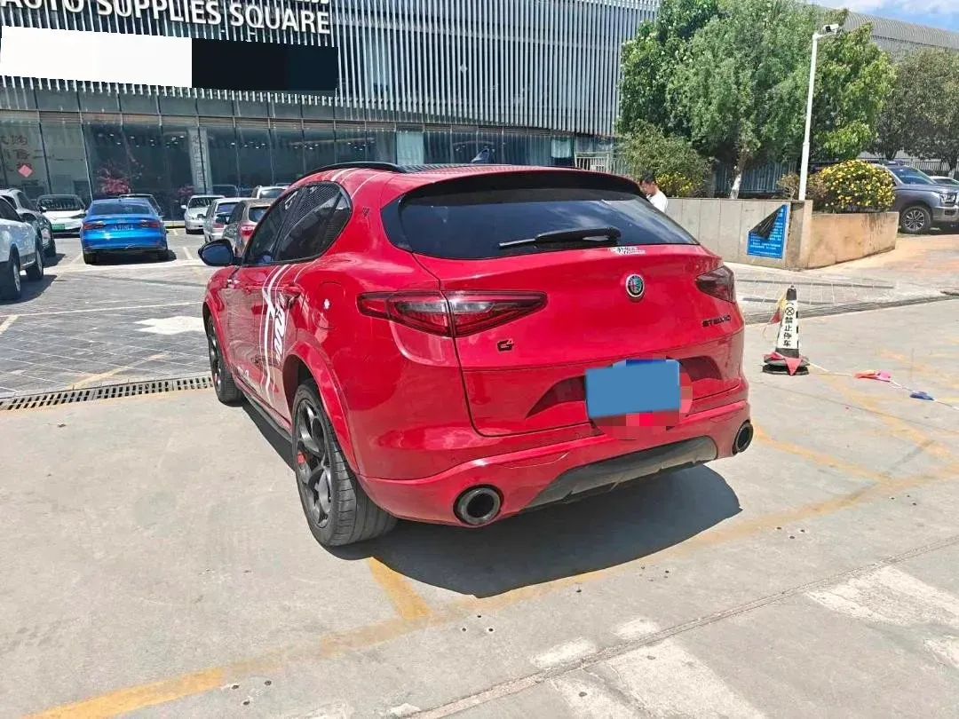 2017 Alfa Romeo Stelvio 2.0T 200HP L4 8AT,autocango,china used car exporter,china ev exporter,chinese used car exporter,chinese used ev exporter