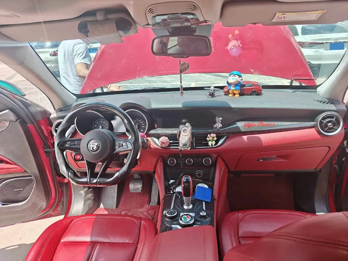 2017 Alfa Romeo Stelvio 2.0T 200HP L4 8AT,autocango,china used car exporter,china ev exporter,chinese used car exporter,chinese used ev exporter