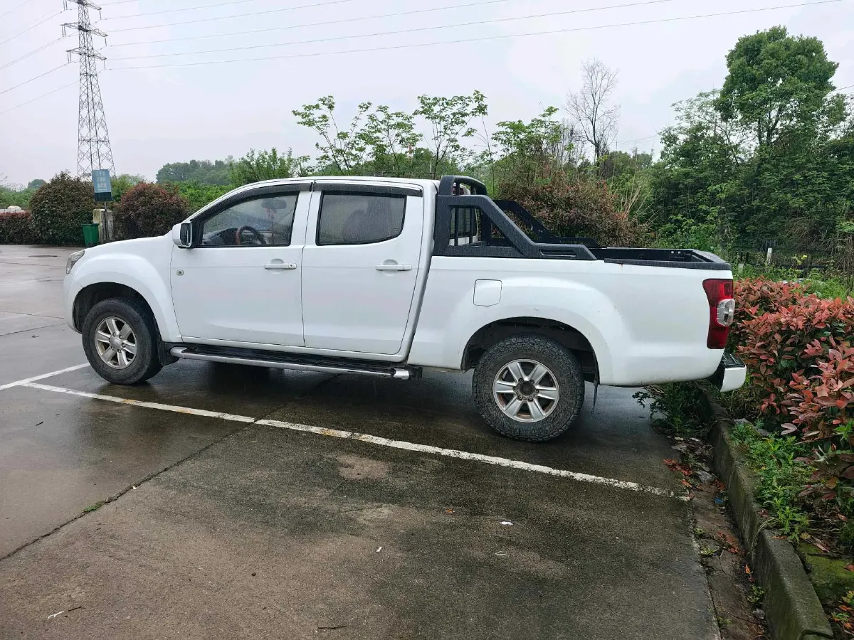 2018 Isuzu Taga 3.0T 131HP L4 5MT,autocango,china used car exporter,china ev exporter,chinese used car exporter,chinese used ev exporter