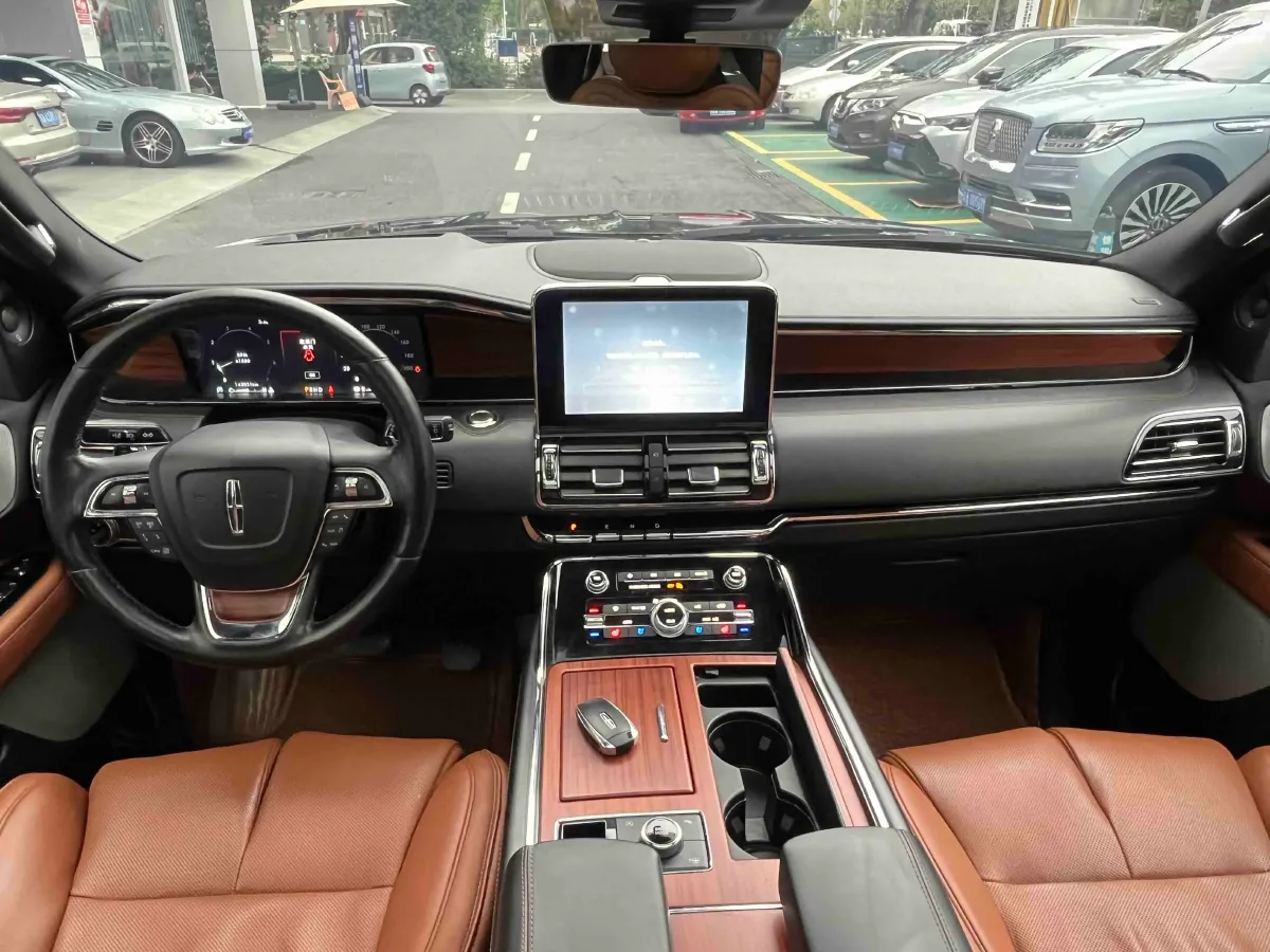 2018 Lincoln Navigator 3.5T 415HP V6 10AT,autocango,china used car exporter,china ev exporter,chinese used car exporter,chinese used ev exporter