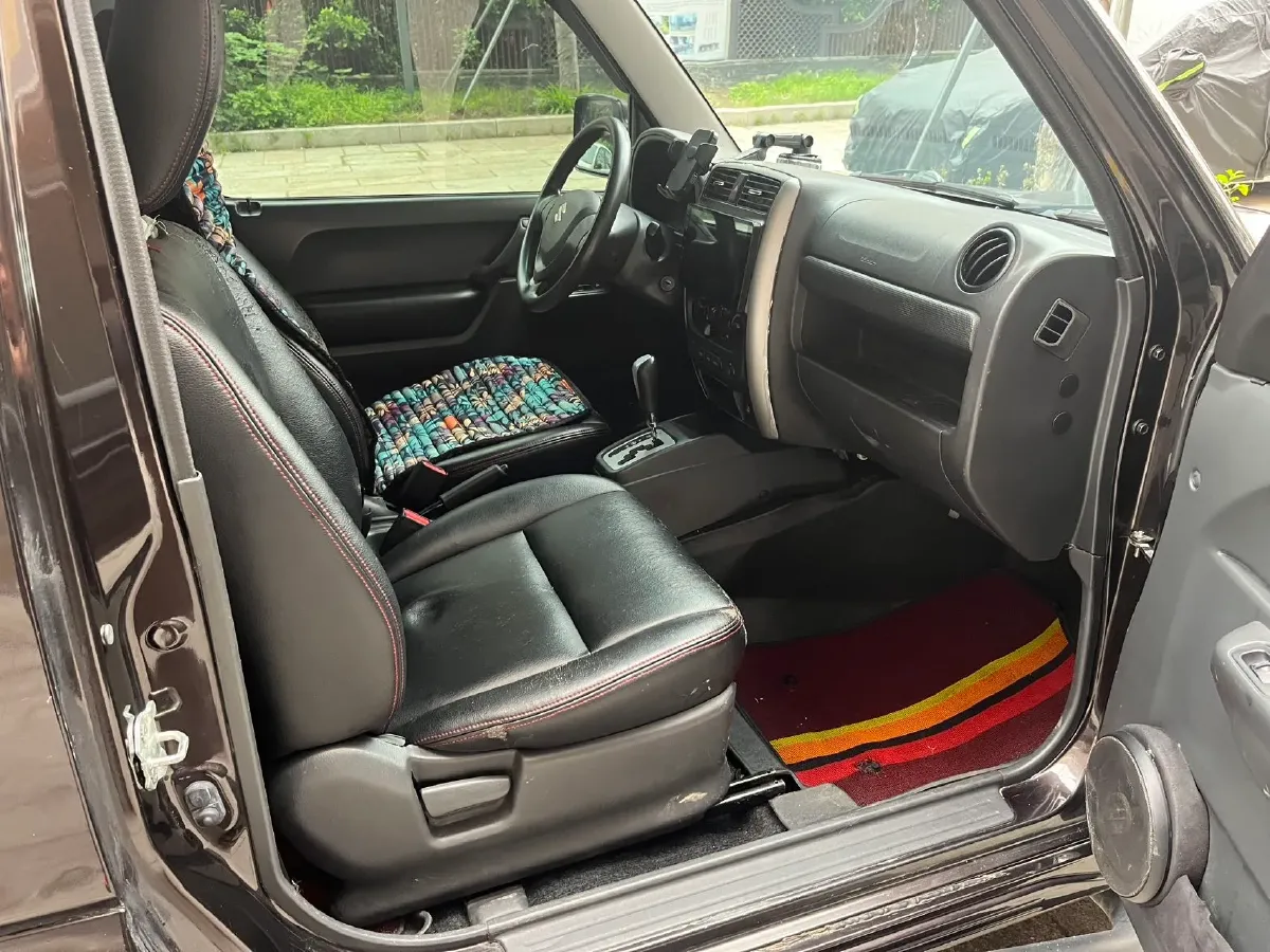 2015 Suzuki Jimny 1.3L 85HP L4 4AT,autocango,china used car exporter,china ev exporter,chinese used car exporter,chinese used ev exporter