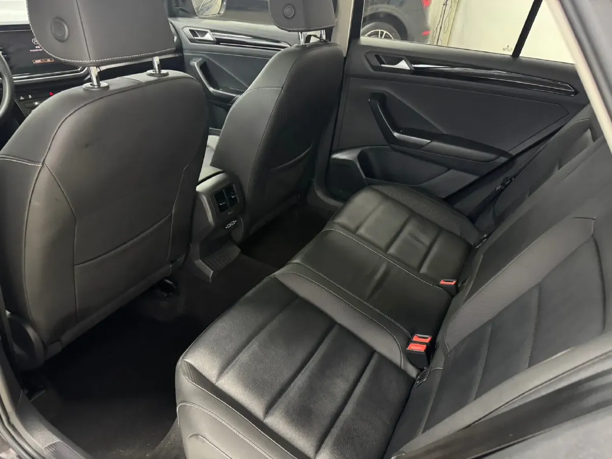 2022 Volkswagen T-Roc 1.4T 150HP L4 7DCT,autocango,china used car exporter,china ev exporter,chinese used car exporter,chinese used ev exporter