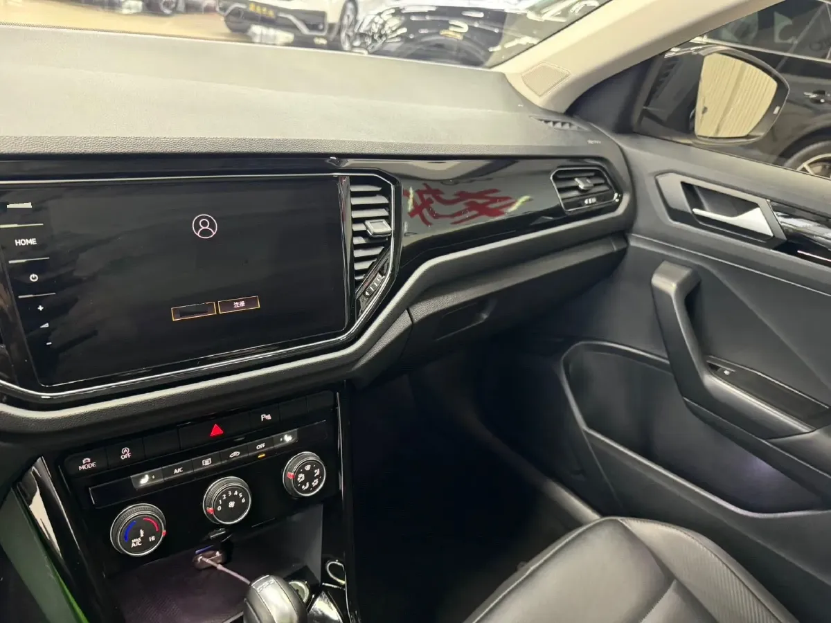 2022 Volkswagen T-Roc 1.4T 150HP L4 7DCT,autocango,china used car exporter,china ev exporter,chinese used car exporter,chinese used ev exporter
