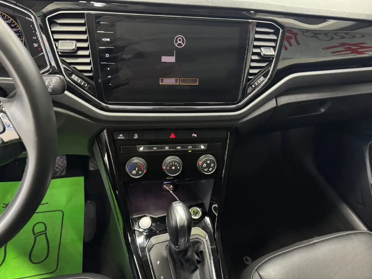 2022 Volkswagen T-Roc 1.4T 150HP L4 7DCT,autocango,china used car exporter,china ev exporter,chinese used car exporter,chinese used ev exporter