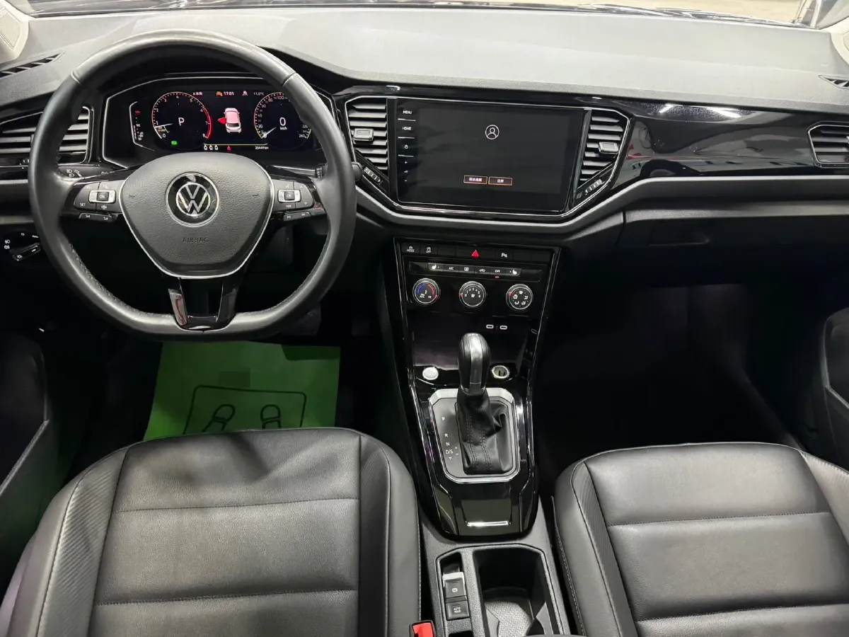 2022 Volkswagen T-Roc 1.4T 150HP L4 7DCT,autocango,china used car exporter,china ev exporter,chinese used car exporter,chinese used ev exporter