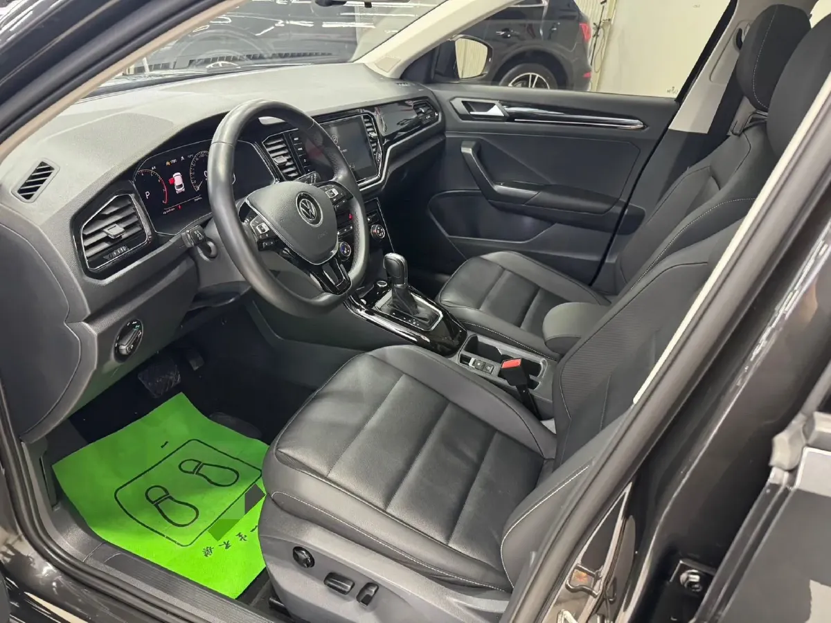 2022 Volkswagen T-Roc 1.4T 150HP L4 7DCT,autocango,china used car exporter,china ev exporter,chinese used car exporter,chinese used ev exporter