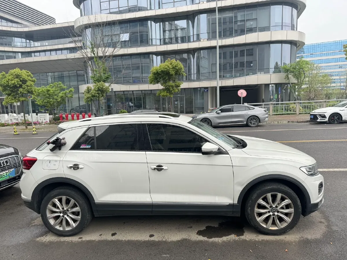 2021 Volkswagen T-Roc 1.4T 150HP L4 7DCT,autocango,china used car exporter,china ev exporter,chinese used car exporter,chinese used ev exporter