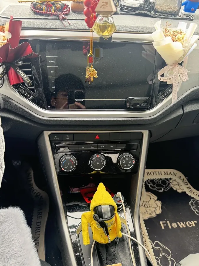 2021 Volkswagen T-Roc 1.4T 150HP L4 7DCT,autocango,china used car exporter,china ev exporter,chinese used car exporter,chinese used ev exporter