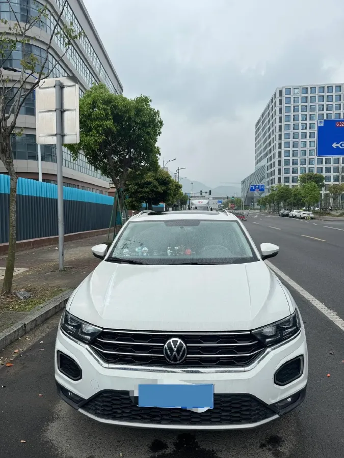 2021 Volkswagen T-Roc 1.4T 150HP L4 7DCT,autocango,china used car exporter,china ev exporter,chinese used car exporter,chinese used ev exporter