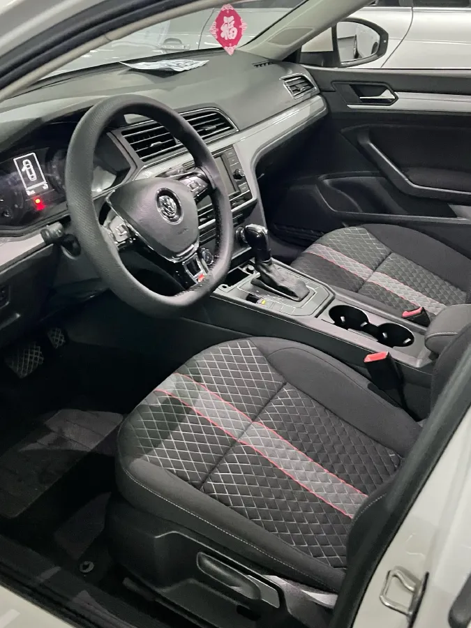 2019 Volkswagen T-Cross 1.4T 150HP L4 7DCT,autocango,china used car exporter,china ev exporter,chinese used car exporter,chinese used ev exporter