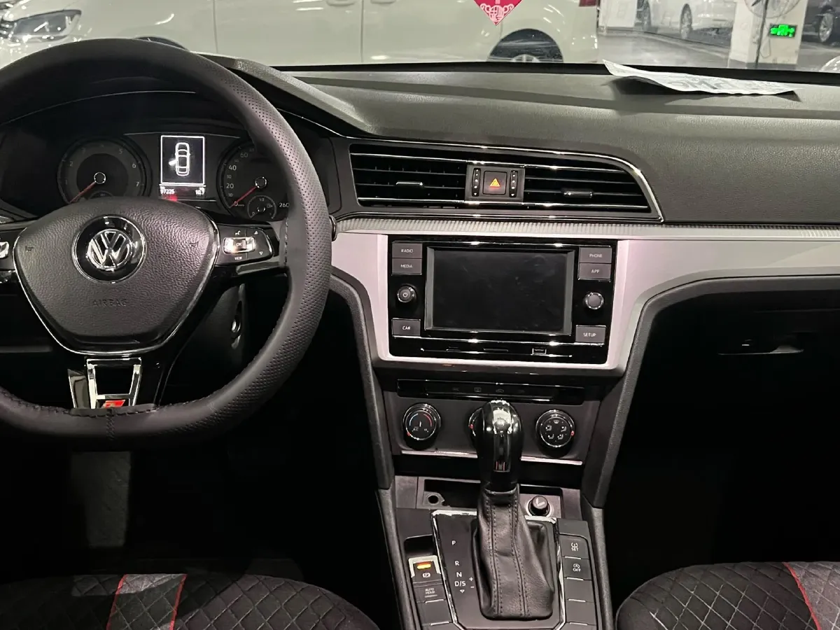 2019 Volkswagen T-Cross 1.4T 150HP L4 7DCT,autocango,china used car exporter,china ev exporter,chinese used car exporter,chinese used ev exporter