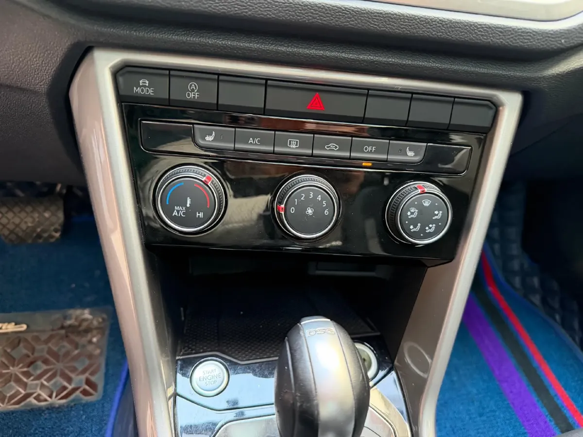 2022 Volkswagen T-Roc 1.4T 150HP L4 7DCT,autocango,china used car exporter,china ev exporter,chinese used car exporter,chinese used ev exporter