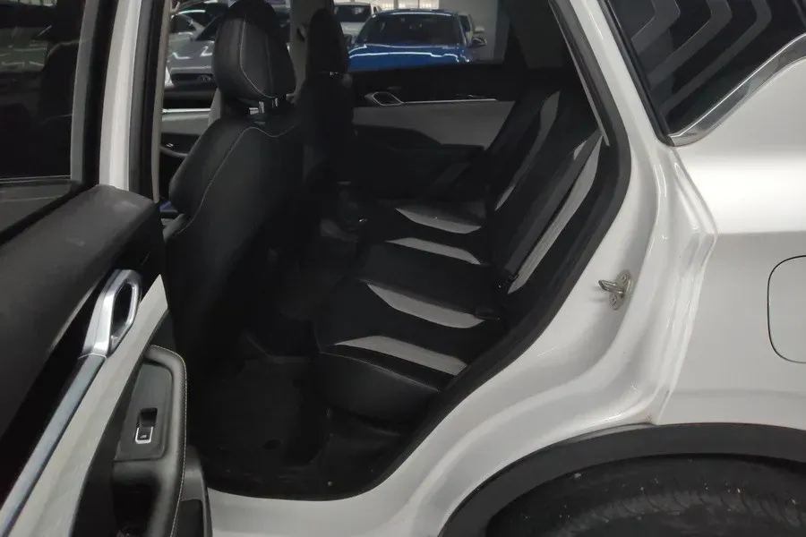 2022 Geely Coolray 1.5T 181HP L4 7DCT,autocango,china used car exporter,china ev exporter,chinese used car exporter,chinese used ev exporter