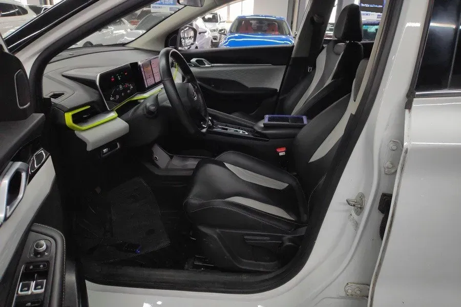 2022 Geely Coolray 1.5T 181HP L4 7DCT,autocango,china used car exporter,china ev exporter,chinese used car exporter,chinese used ev exporter