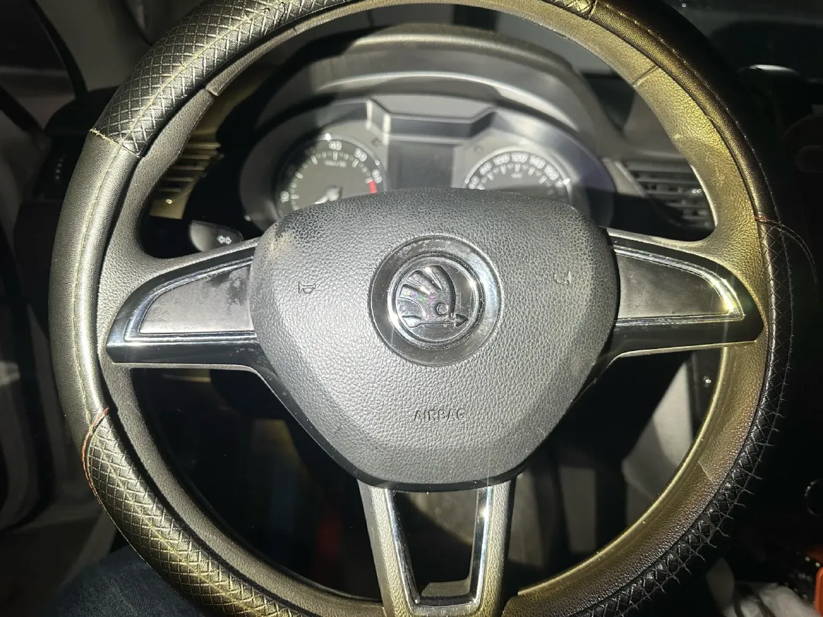 2018 Skoda Octavia 1.6L 110HP L4 6AT,autocango,china used car exporter,china ev exporter,chinese used car exporter,chinese used ev exporter