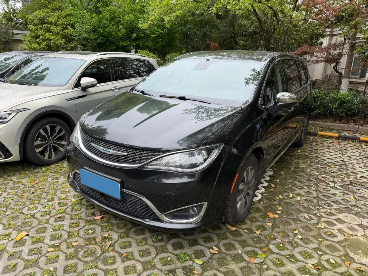 2018 Chrysler Pacifica 3.6L 245HP V6 E-CVT PHEV 16KWH,autocango,china used car exporter,china ev exporter,chinese used car exporter,chinese used ev exporter