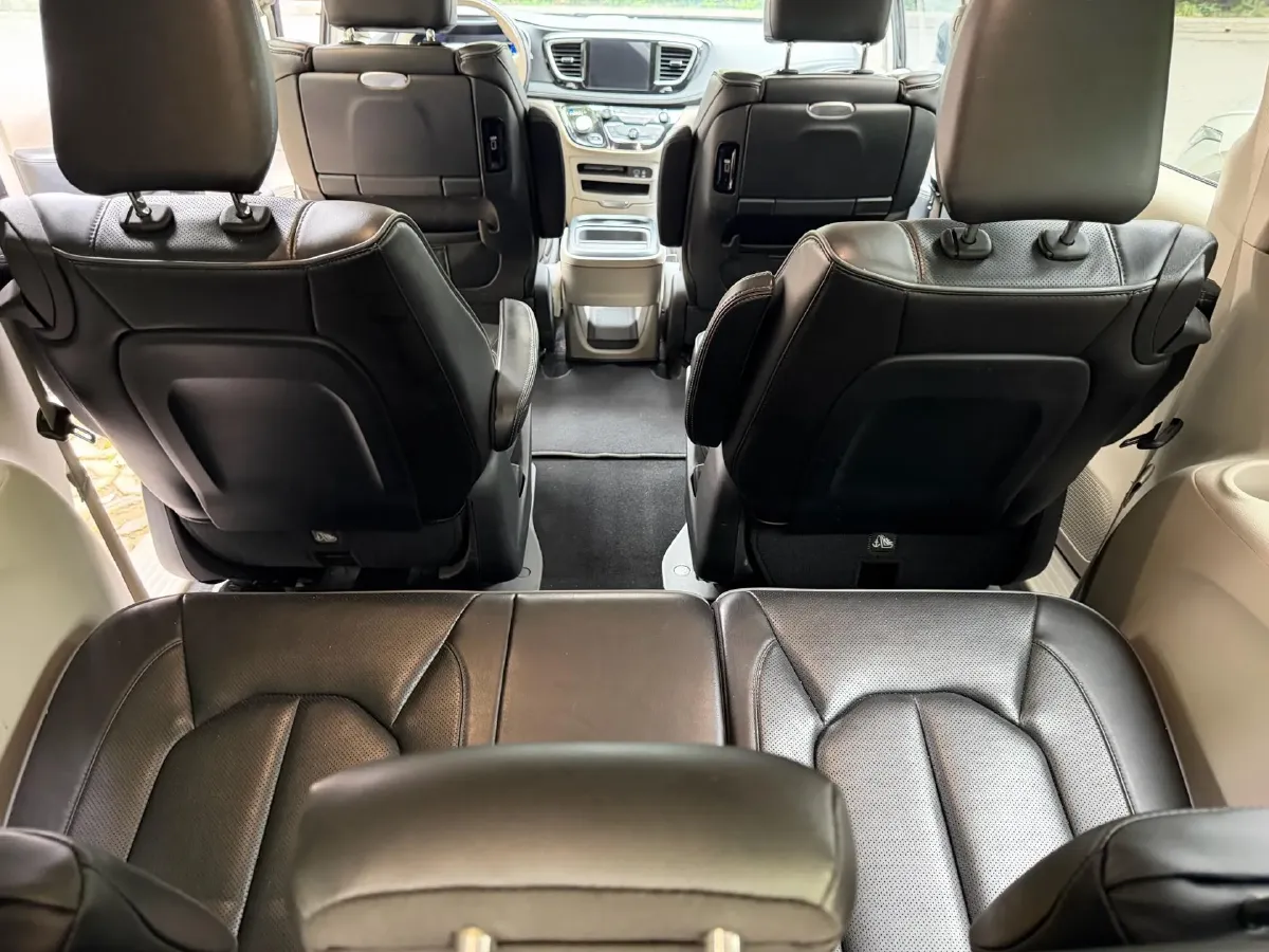 2018 Chrysler Pacifica 3.6L 245HP V6 E-CVT PHEV 16KWH,autocango,china used car exporter,china ev exporter,chinese used car exporter,chinese used ev exporter