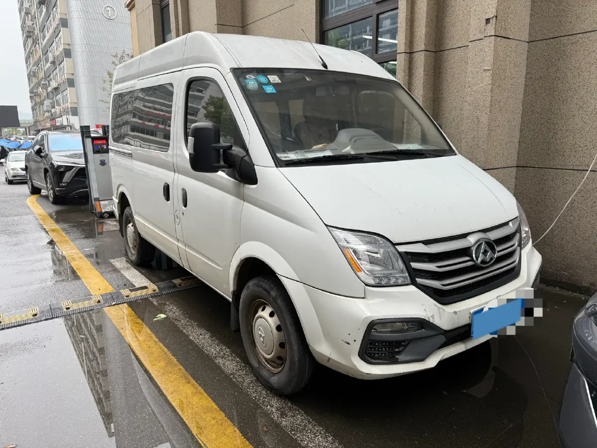 2018 MAXUS XinTu V80 2.5T 136HP L4 6MT,autocango,china used car exporter,china ev exporter,chinese used car exporter,chinese used ev exporter