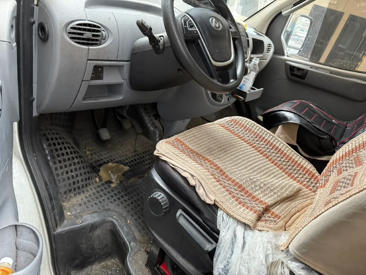 2018 MAXUS XinTu V80 2.5T 136HP L4 6MT,autocango,china used car exporter,china ev exporter,chinese used car exporter,chinese used ev exporter