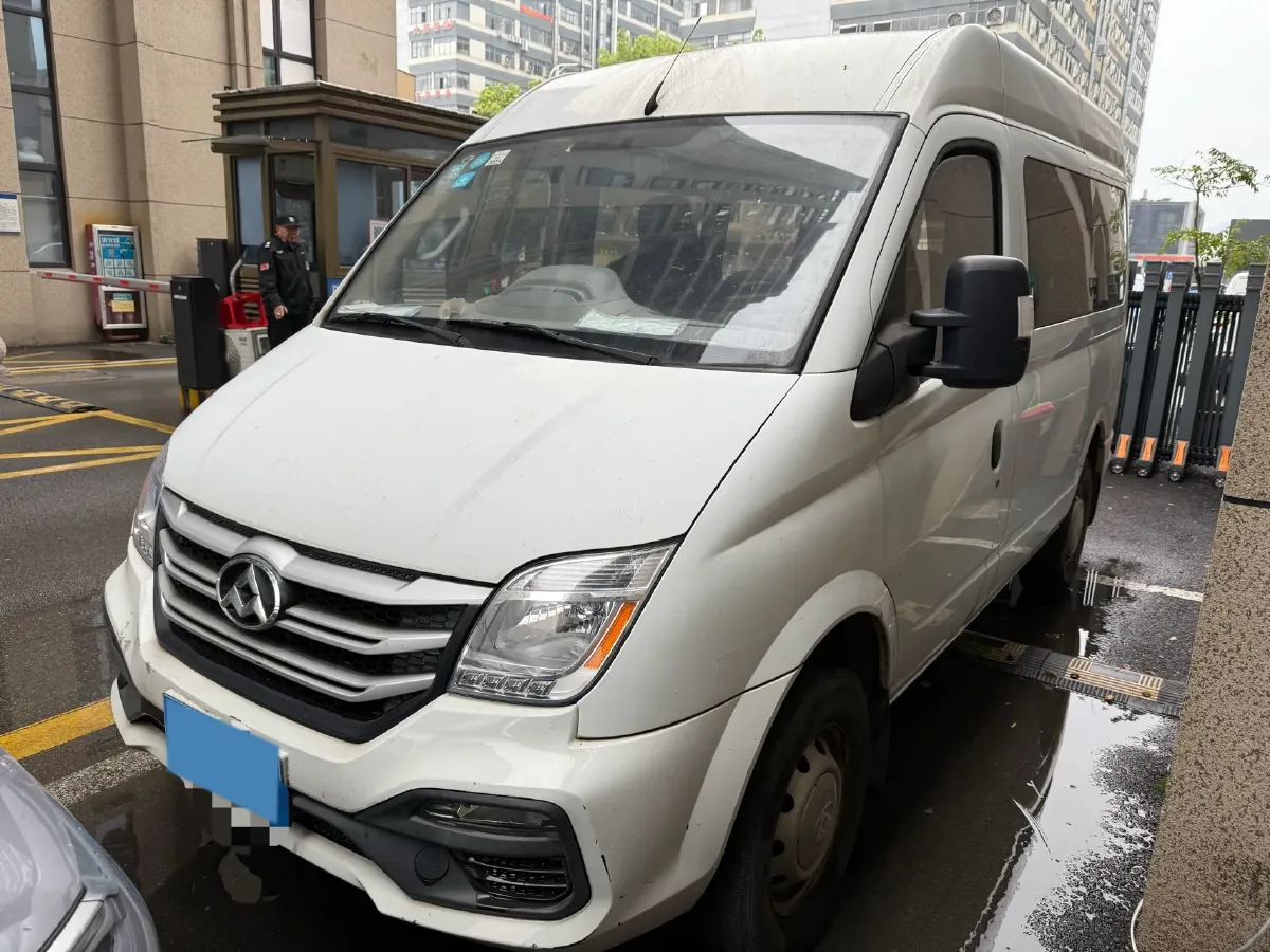 2018 MAXUS XinTu V80 2.5T 136HP L4 6MT,autocango,china used car exporter,china ev exporter,chinese used car exporter,chinese used ev exporter