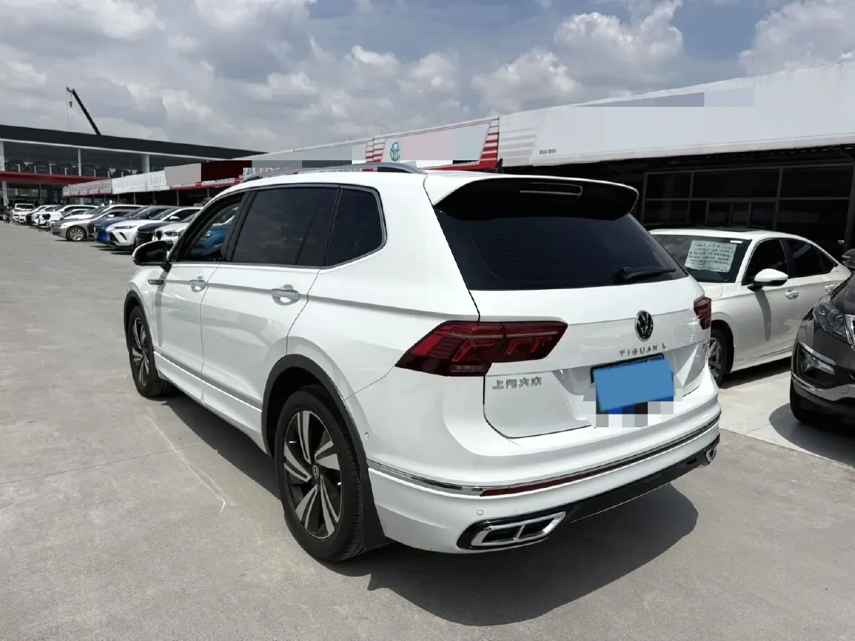 2023 Volkswagen Tiguan L 2.0T 220HP L4 7DCT,autocango,china used car exporter,china ev exporter,chinese used car exporter,chinese used ev exporter