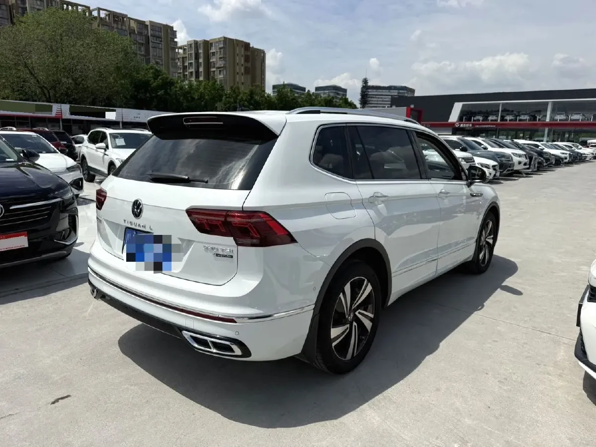 2023 Volkswagen Tiguan L 2.0T 220HP L4 7DCT,autocango,china used car exporter,china ev exporter,chinese used car exporter,chinese used ev exporter