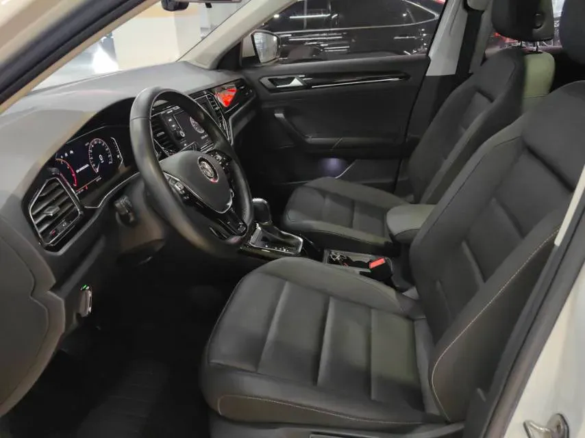 2020 Volkswagen T-Roc 1.4T 150HP L4 7DCT,autocango,china used car exporter,china ev exporter,chinese used car exporter,chinese used ev exporter